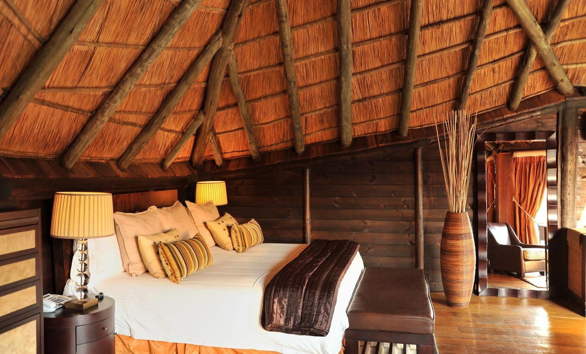 Serena Mivumo River Lodge Mkalinzu Exterior foto